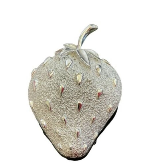 VINTAGE 1968 signed Sarah Coventry "STRAWBERRY ICE"  Silver-Toned BROOCH Pin - Picture 1 of 3